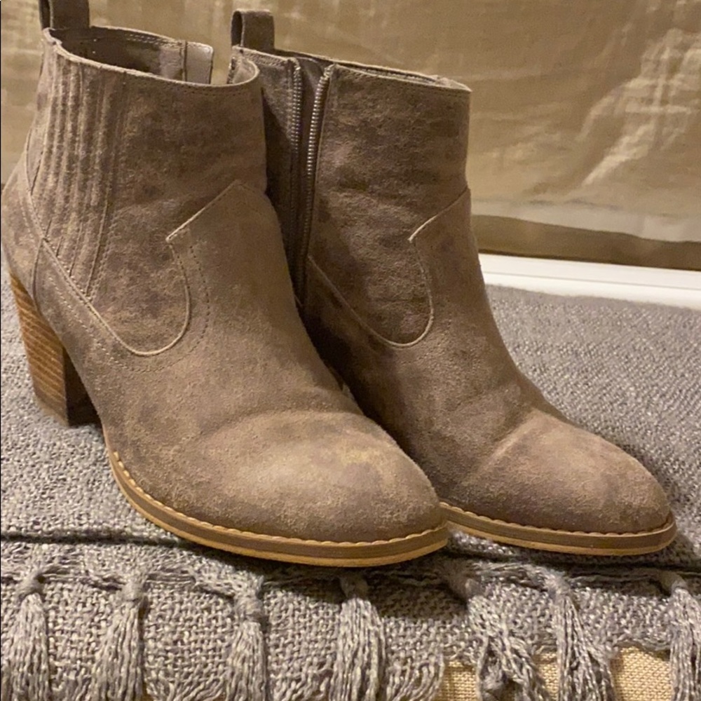 Ankle boots